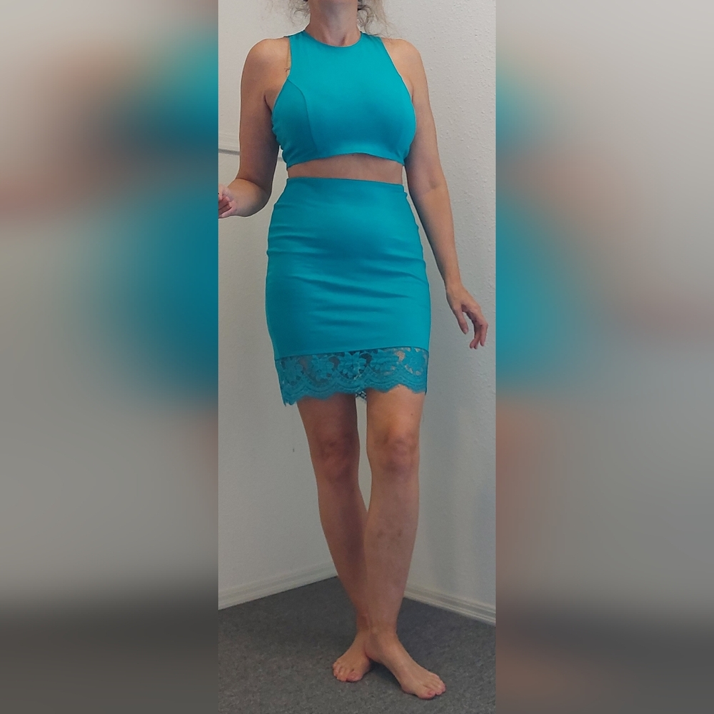 Teal dress looks like 2pc